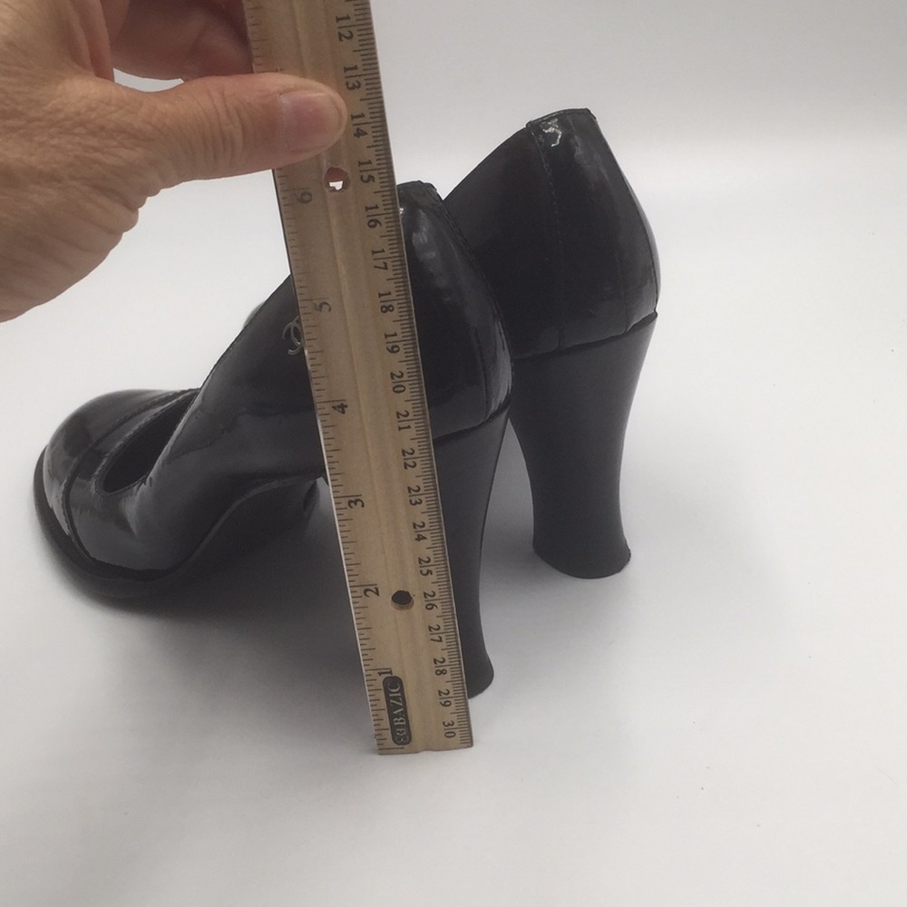 CHANEL Glossy Black Heels - Picture 9 of 15